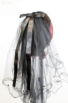 Gothic Tüllschleier „Dark Bride“ mit Perlen & Satinband